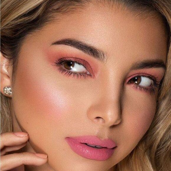 Mac Cosmetics Powder Kiss Soft Matte Eyeshadow - Picture 3 of 6